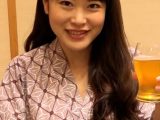 温泉モデルテイで撮影旅行に参加した巨乳ちゃん奥様！撮影後の宴会でいい呑みっぷりで淫乱ビッチに大変身！チクビ責め＆電マでエロモード全開淫乱SEX