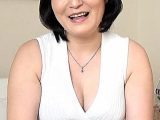 ムチムチ爆乳五十路熟女の初撮りAV！本能丸出しでイキまくる明るくエロい淫乱中出しSEX！