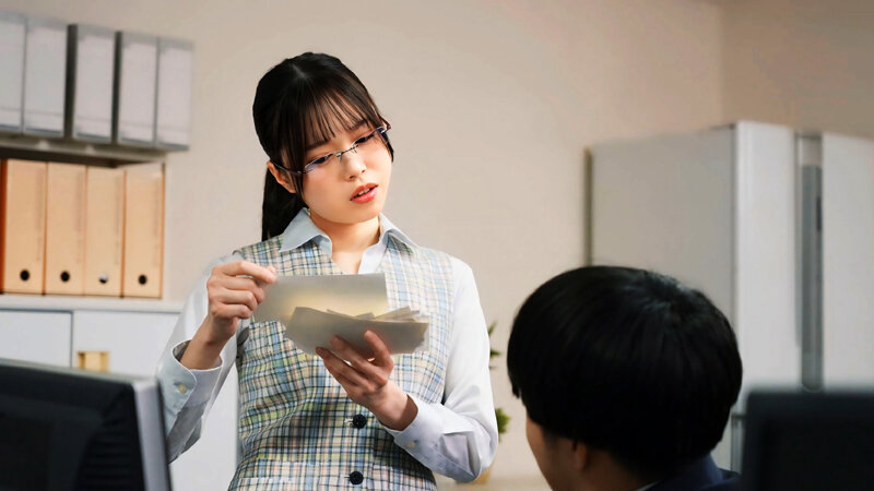 「これは経費で落ちません！」いつも地味で生真面目で領収書を突っ返してくる経理部のOLがデリヘル嬢で痴女だった。宮本さん編【配信限定】 宮本聡美